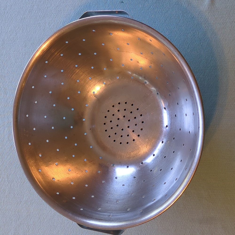 Colander - Picture 2 of 5